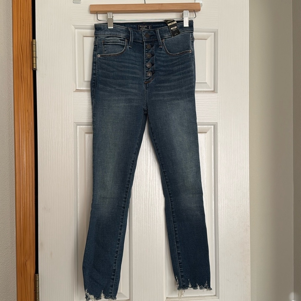 NWT Abercrombie Simone High Rise Ankle as 25